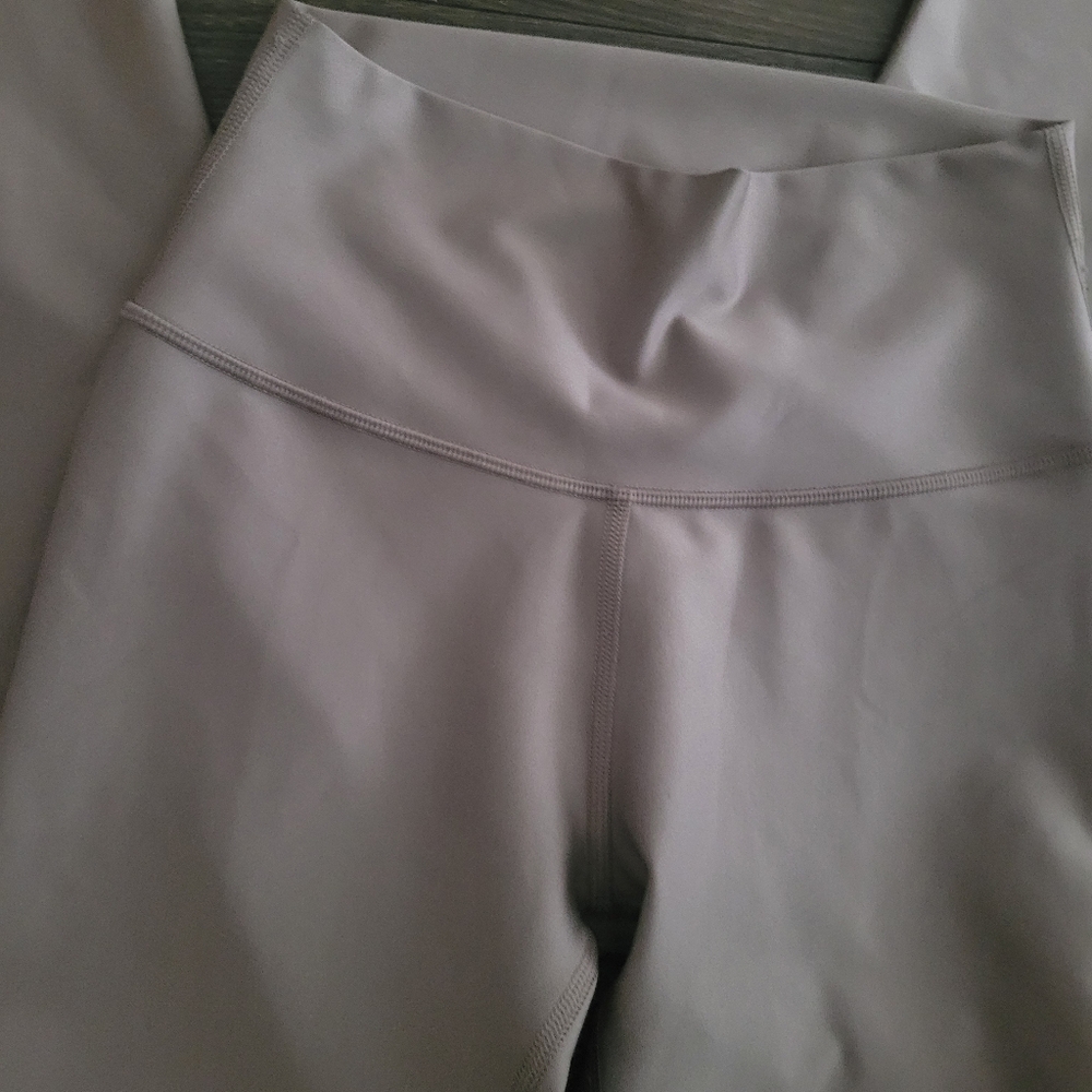 ALO HIGH RISE LEGGINGS SIZE SMALL - Picture 3 of 6